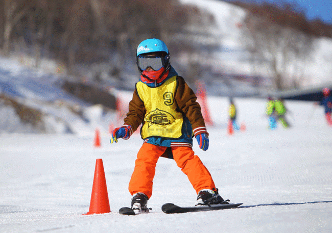 和习爷爷“撞肩”的冰雪男孩,长大了!