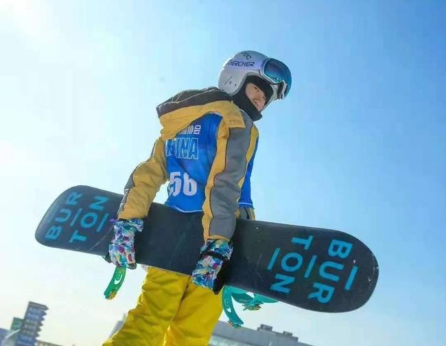 和习爷爷“撞肩”的冰雪男孩,长大了!