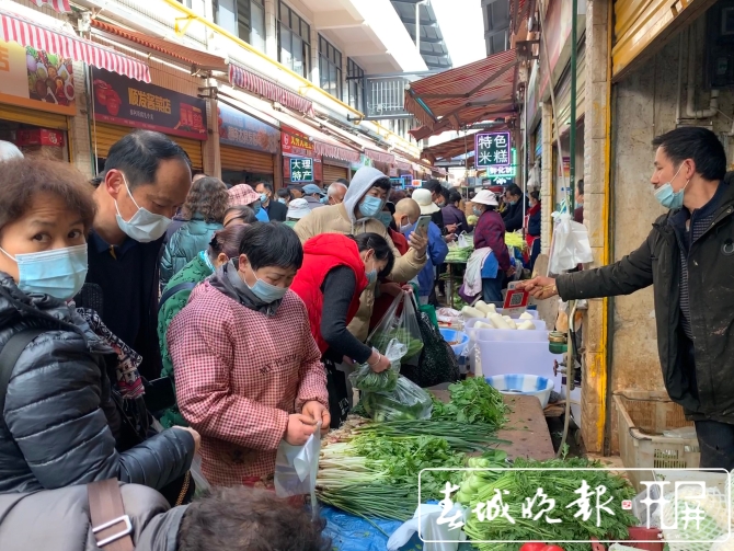 记者帮你探好了，节前年货市场货足、价稳！