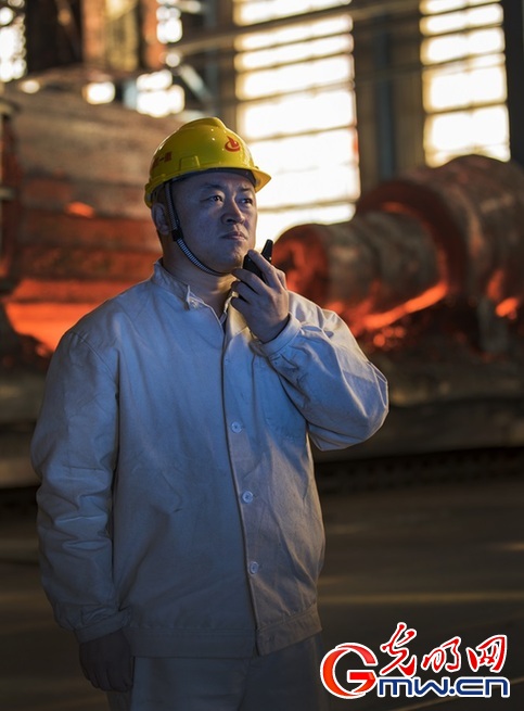 【强国中坚 高质量发展看国企】砺匠艺、锻精品,聆听“国企工匠”的初心故事 【强国中坚 高质量发展看国企】砺匠艺、锻精品,聆听“国企工匠”的初心故事