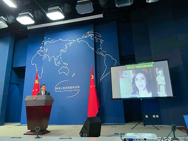 外交部发言人展示美反华势力视频&nbsp; &nbsp;&nbsp;澎湃新闻记者 于潇清 图