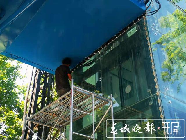 昆明这三地新建天桥咋样了？ 西福路上的已投用，过街少走1.2公里更安全……春城晚报-开屏新闻记者 张勇 摄影报道