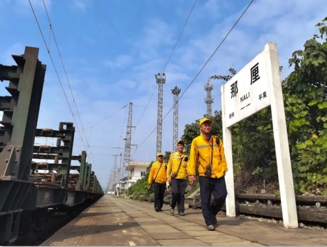 庆祝建党百年,发现最美铁路再出发!