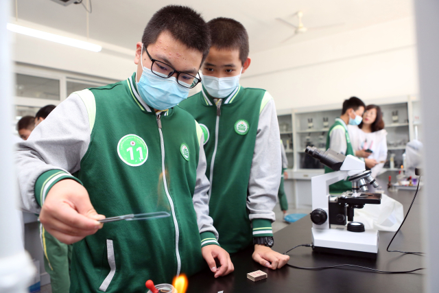 中小学生体验职教魅力2 中小学生体验职教魅力2