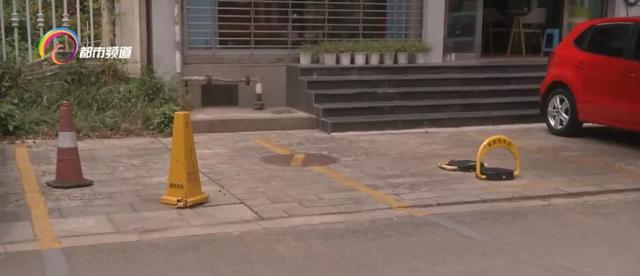 昆明一小区外停车位突然重划4.jpeg