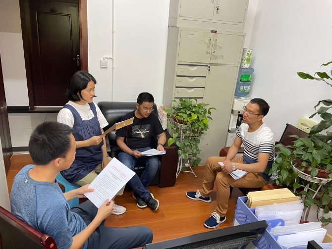 区委组织部逐一审查派驻干部 区委组织部逐一审查派驻干部