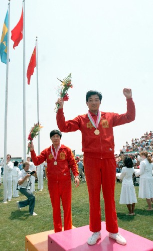 1984年7月29日，中国射击运动员许海峰在第二十三届奥运会上为中国夺得第一块金牌。.jpg