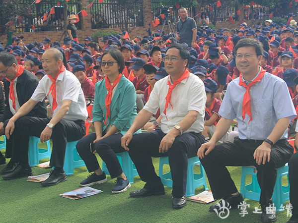 曲靖市领导向全市少年儿童致以节日祝福1