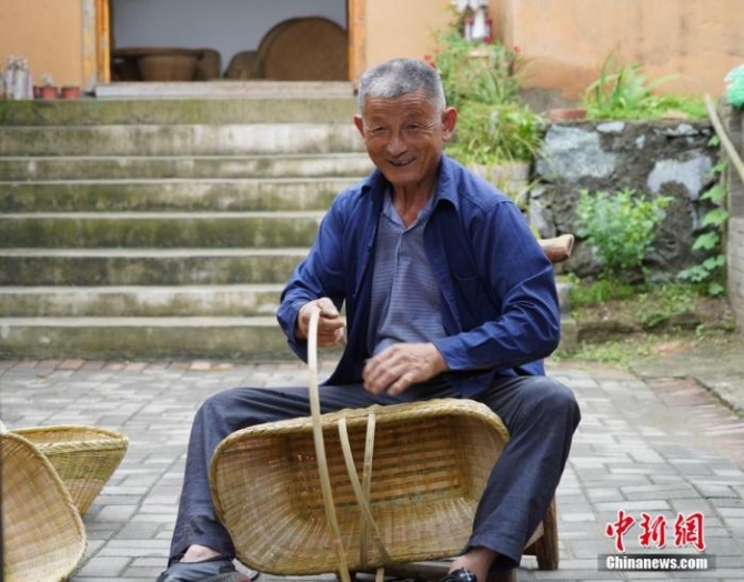 点击进入下一页