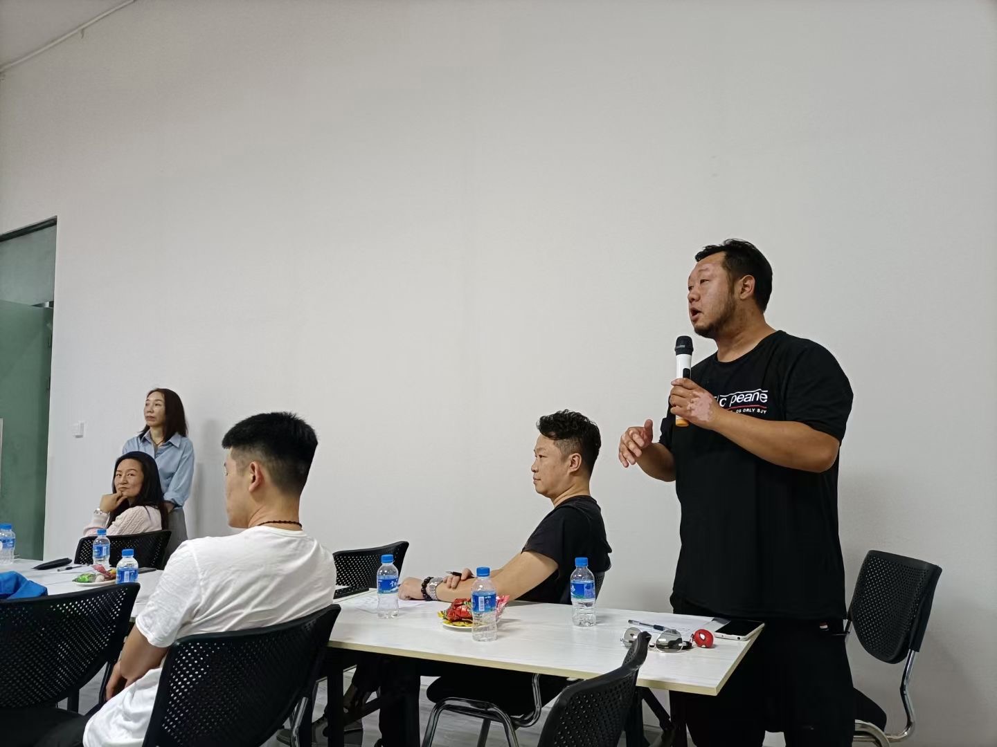 昆明10号产业园公益讲座开讲，解码“德和”罐头新零售布局