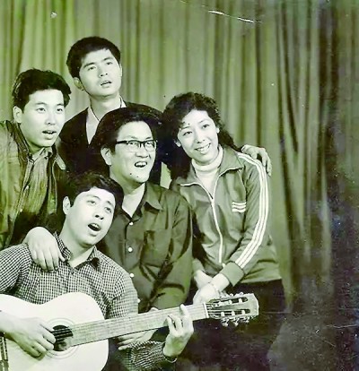 亿万人民纵情唱 改革开放赞歌扬 亿万人民纵情唱 改革开放赞歌扬