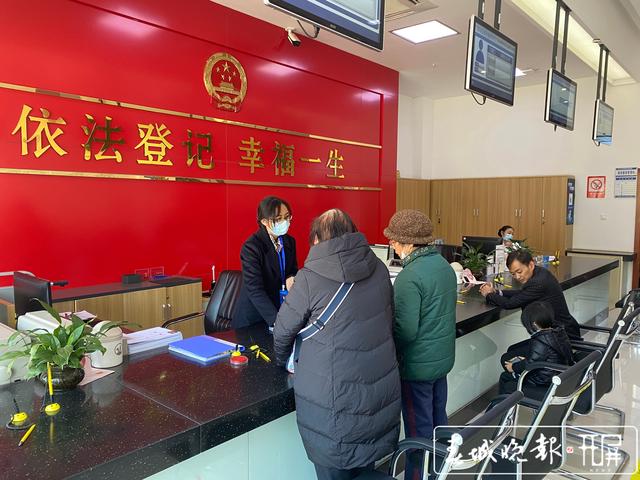 “离婚冷静期”将至,部分地方出现扎堆离婚,昆明人还冷静吗?记者夏苇摄