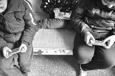 是什么令农村青少年沉迷手游 是什么令农村青少年沉迷手游