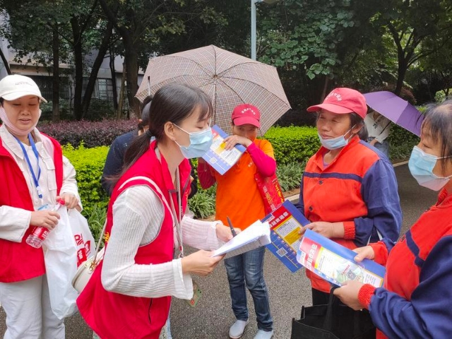 喝水、热饭、避雨…云南各级工会给户外工作者设立职工驿站（云南省总工会 供图）