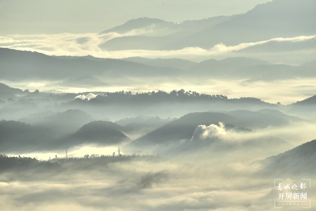 开屏策划|冬至云南—保山昌宁雾海(开屏新闻记者及通讯员 摄)