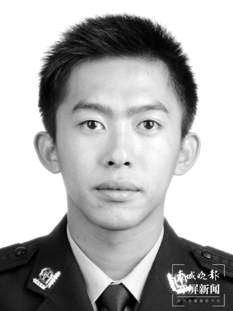 连续奋战59天,倒在抗疫一线!德宏民警张峻珲被追授“全国公安系统二级英雄模范” 马楠 通讯员 杨西元 汪洋彬 冯雨涵 摄