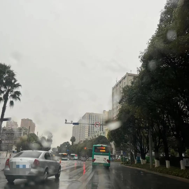 暴雨！中雪！雨夹雪！云南多地雨雪频繁，昆明未来几天...