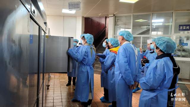 今年来昆明已检查餐饮单位39627家(开屏新闻记者 王磊 摄)