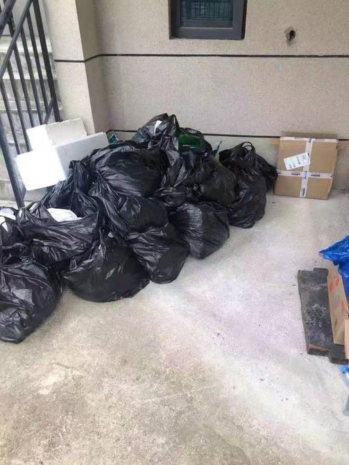 新华视点:小区公共空间屡遭侵占 “共有地盘”谁做主?