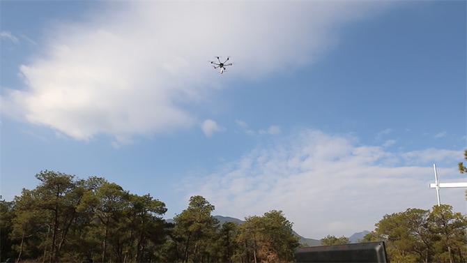 3.使用多旋翼大型无人机投掷灭火弹 3.使用多旋翼大型无人机投掷灭火弹