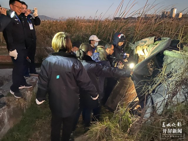 50余名执法人员开展涉渔违法行为执法 (1).jpg