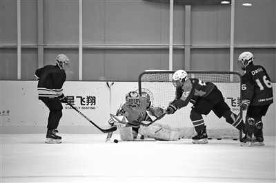 借力冬奥推动校园冰雪运动发展