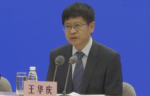 中疾控专家:接种新冠疫苗获益要大大高于风险 中疾控专家:接种新冠疫苗获益要大大高于风险