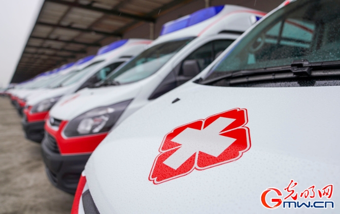 【组图】“守沪者联盟”丨“瓦罐汤”来了！江西40辆负压救护车驰援上海