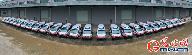 【组图】“守沪者联盟”丨“瓦罐汤”来了！江西40辆负压救护车驰援上海