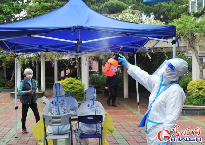 【组图】“守沪者联盟”丨上海开展预防性消杀作业 进一步阻断疫情传播链