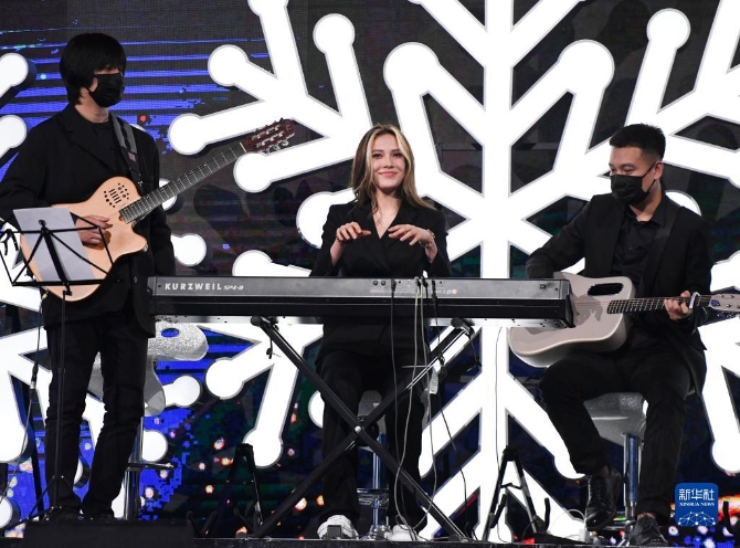 中国冰雪之夜活动在北京举行