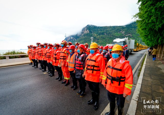 昆明开展极端天气条件下城市洪涝灾害应急演练（龙宇丹摄）