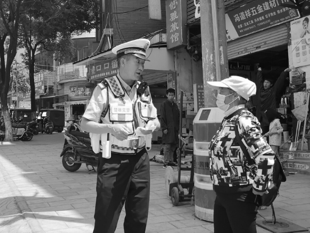 楚雄州一名交通民警在处警时壮烈牺牲3.png