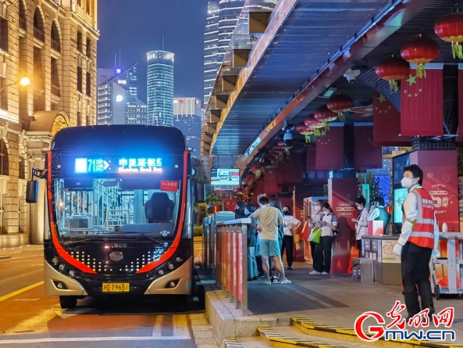 【组图】上海首批4条轨道交通和273条地面公交线路恢复运行