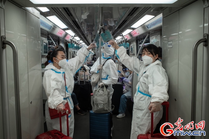 【组图】上海首批4条轨道交通和273条地面公交线路恢复运行