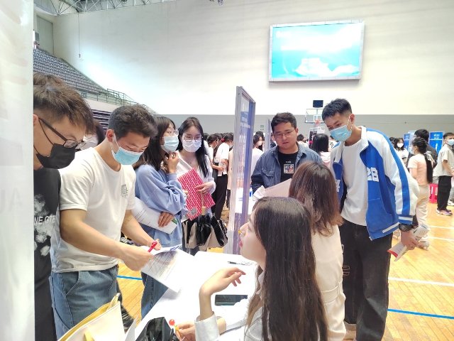 提供岗位2787个！昆明市高校毕业生就业创业座谈会召开（昆明市人社局 供图）