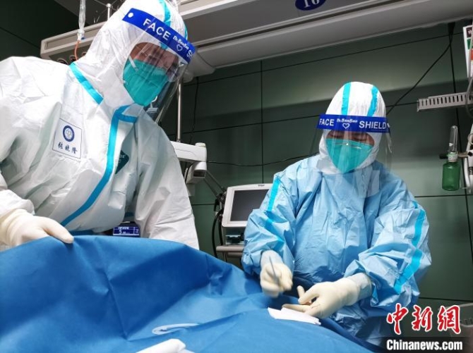 援沪重症医疗队返浙：牢守生命防线与患者将心比心