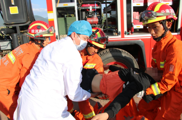 为拍视频涨粉,玉溪一15岁男孩被困管道意识模糊……