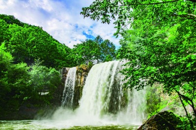 东北边陲：旅游兴市 产业富民