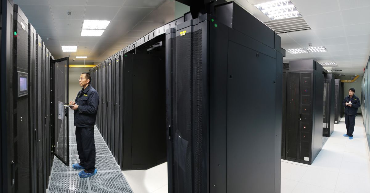 10 贵州翔明科技有限责任公司IDC核心区数据机房 贵州日报天眼新闻记者 陈慧 摄(1).jpg