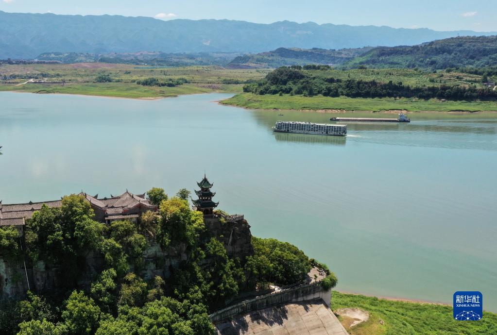 劳动创造幸福——水上移动的“家”：滚装船上的工作与生活 (12)