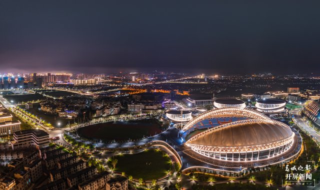 “玉见省运·商旅街区”迎客，玉溪又多了一个“夜经济”新地标（开屏新闻记者 李春丽 通讯员 杨洋 摄）