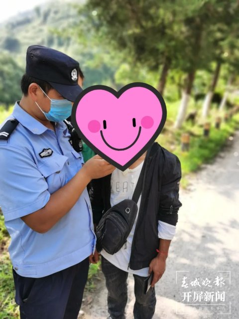 小货车坠河！昌宁一民警跳入湍急河水中救人