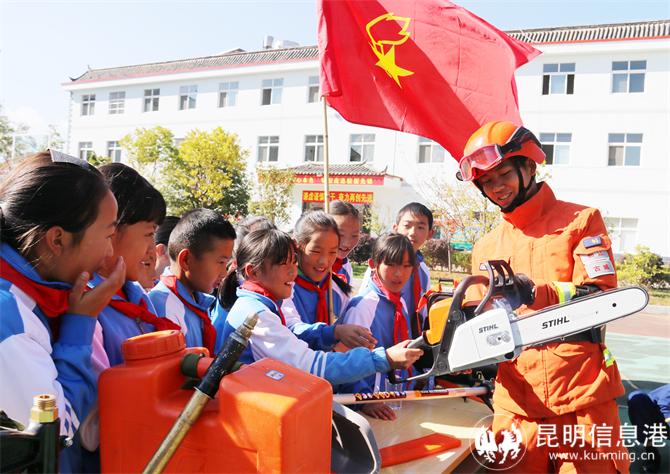 中队组织“营区开放日”活动。马杰璋