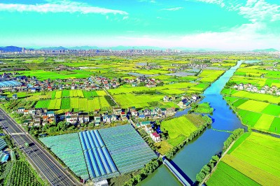 涓涓“幸福水” 滴滴润民心 涓涓“幸福水” 滴滴润民心