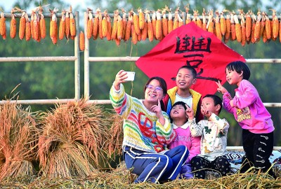 抱团聚力 让兴村富民火更旺