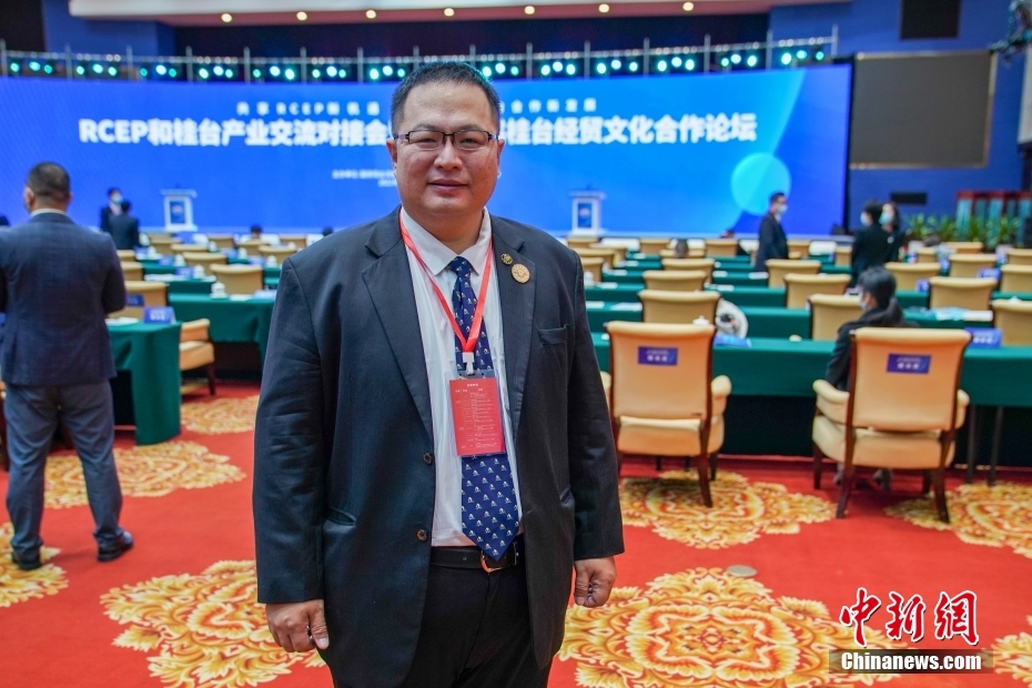 图为12月1日,梁洲辅在第十八届桂台经贸文化合作论坛现场。 <a target='_blank' href='/'>中新社</a>记者 陈冠言 摄