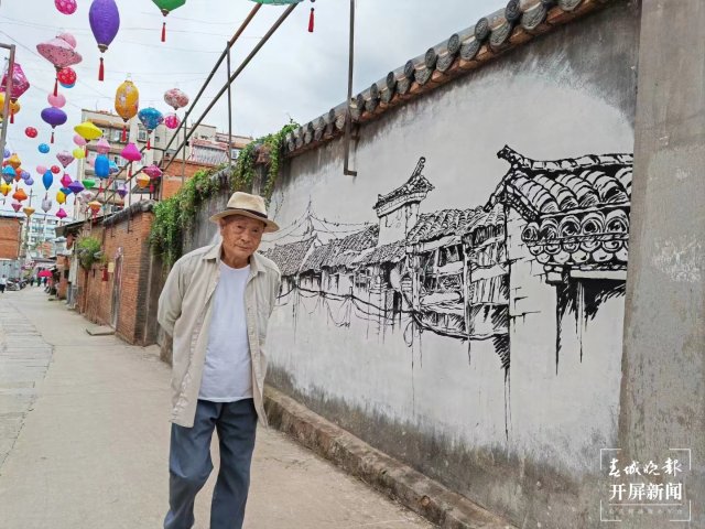 一下火车就是本地味道:当地号称扛把子的“饵块”(蒋琼波 摄)