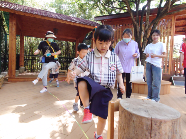 这个“六一”，昆明金牛幼儿园小朋友们“穿越”到了父母的童年