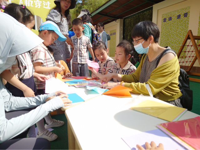 这个“六一”，昆明金牛幼儿园小朋友们“穿越”到了父母的童年